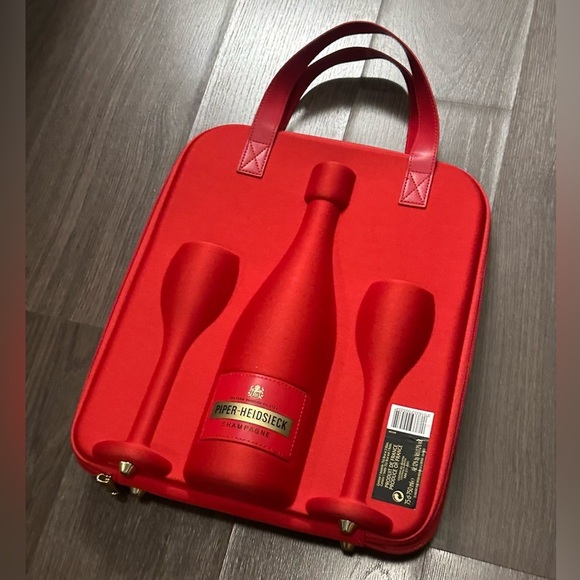 Piper Heidsieck Champagne Red Hard Shell Carrying Case - Picture 5 of 6